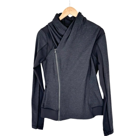 Lululemon stripe gray black pique Bhakti zip jacket asymmetric Luon 10 - Picture 3 of 17